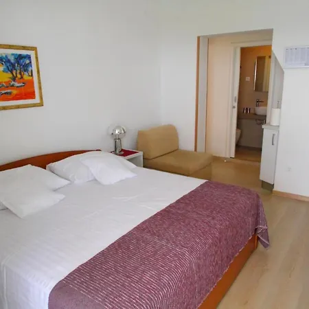 アパート アンテ ドゥブロブニク