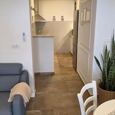 Apartment Ante *